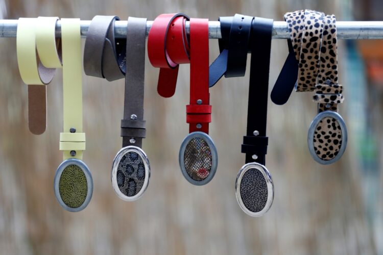 beltonclip – de riem die geen gaatjes veroorzaakt Riem die gaatjes voorkomt en geen gaatjes maakt in shirt